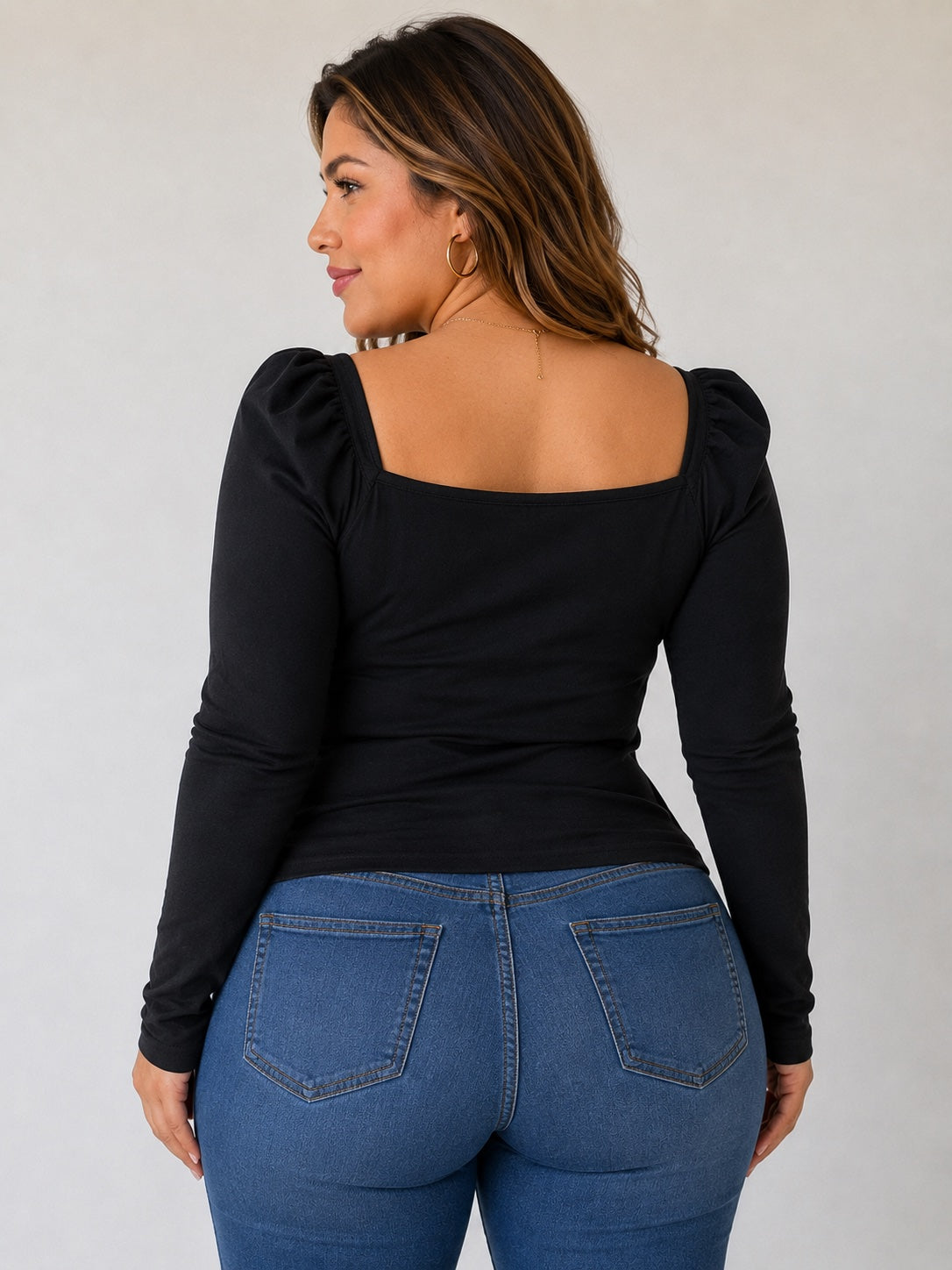 Camiseta Negra Escote Corazón Manga Larga – Talla L
