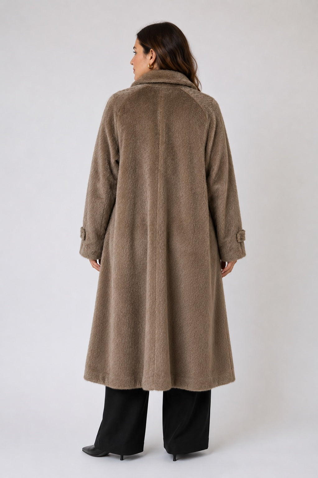 🤎 Abrigo de Peluche Café Taupe – Talla 42